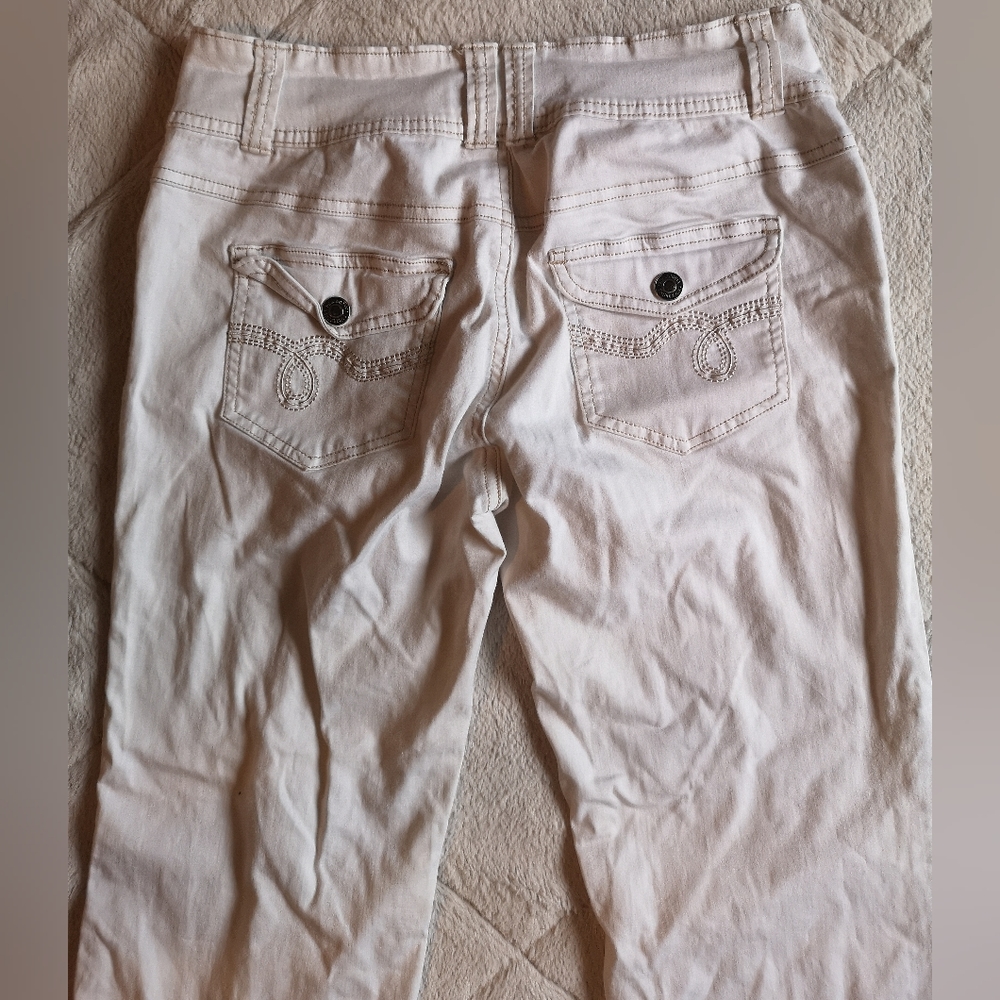 White pants - Picture 6 of 8
